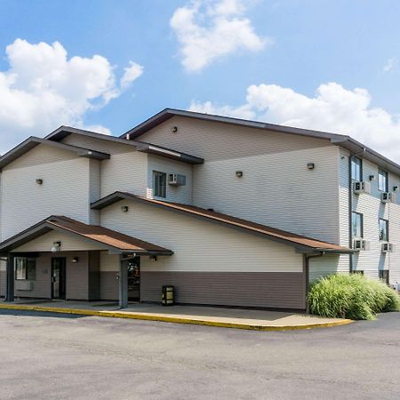 Super 8 By Wyndham Zanesville Exterior foto