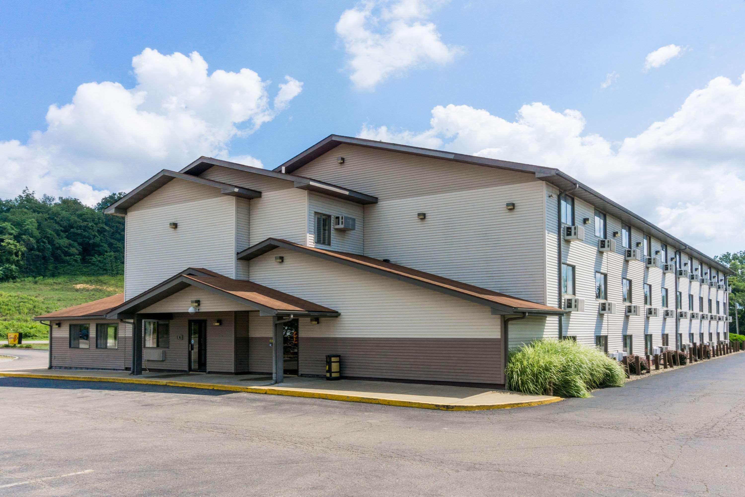 Super 8 By Wyndham Zanesville Exterior foto